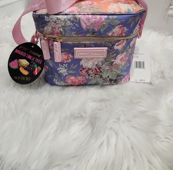 💜🔹️Betsey Johnson 🔹️Floral Crossbody Lunch  Bag - Pink and Purple Lunch Bag - Picture 4 of 4